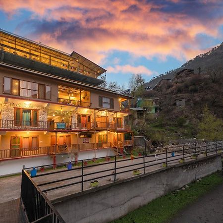 Sharda Resort-Tirthan Valley Banjar ภายนอก รูปภาพ