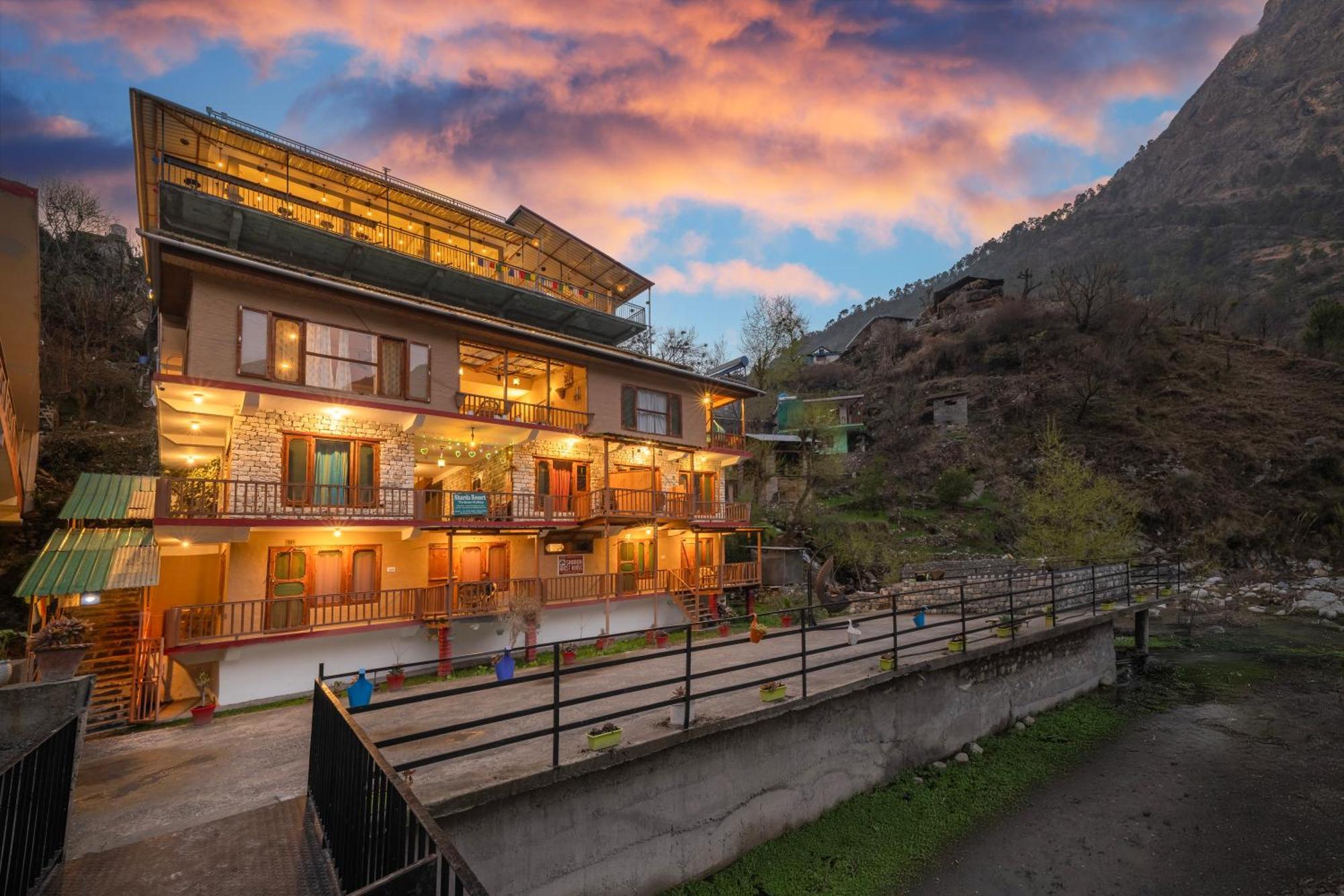Sharda Resort-Tirthan Valley Banjar ภายนอก รูปภาพ